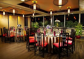 Regal Riverside Hotel