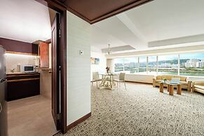Regal Riverside Hotel