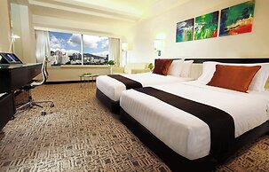 Regal Riverside Hotel
