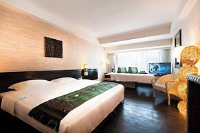 Regal Riverside Hotel