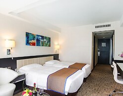 Regal Riverside Hotel