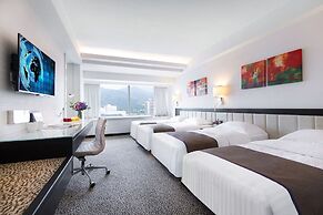 Regal Riverside Hotel