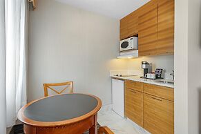 Best Western Plus Suites Downtown