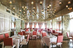 Al Bustan Hotel & Spa