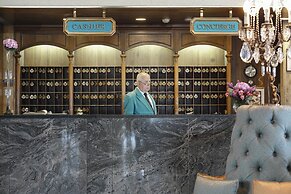 Al Bustan Hotel & Spa