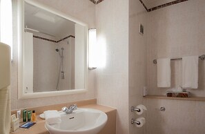 Delta Hotels by Marriott Warwick
