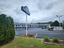 Days Inn by Wyndham Dahlonega University Area