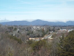 Days Inn by Wyndham Dahlonega University Area