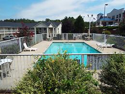 Days Inn by Wyndham Dahlonega University Area