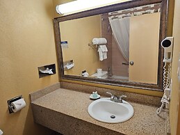 Clarion Inn & Suites