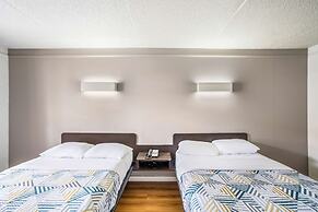 Motel 6 Dallas, TX - Market Center