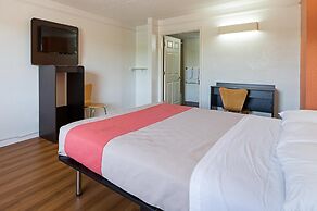 Motel 6 Dallas, TX - Market Center