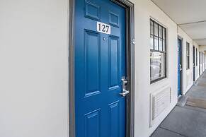 Motel 6 Dallas, TX - Market Center