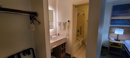 Hotel Carolina, a Days Inn by Wyndham