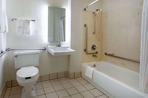 Hotel Carolina, a Days Inn by Wyndham