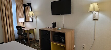 Hotel Carolina, a Days Inn by Wyndham