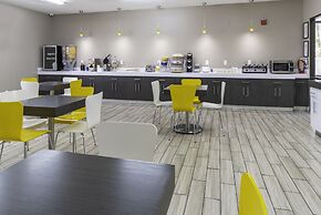 BridgePointe Inn & Suites