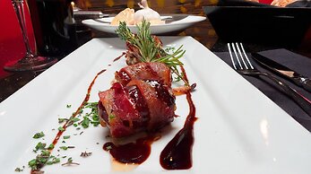 The Raphael Hotel, Autograph Collection