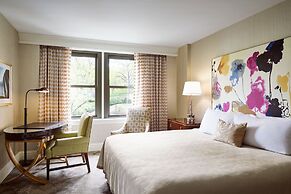 The Raphael Hotel, Autograph Collection