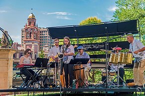 The Raphael Hotel, Autograph Collection