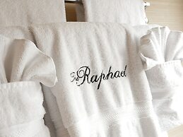 The Raphael Hotel, Autograph Collection