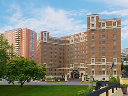 The Raphael Hotel, Autograph Collection