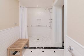 The Raphael Hotel, Autograph Collection