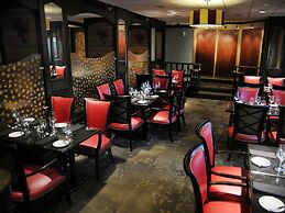 The Raphael Hotel, Autograph Collection