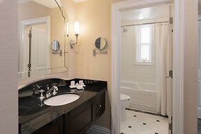 The Raphael Hotel, Autograph Collection