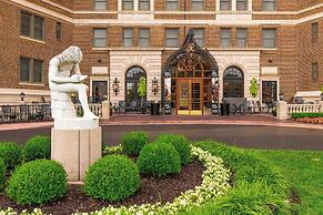 The Raphael Hotel, Autograph Collection