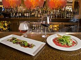 The Raphael Hotel, Autograph Collection