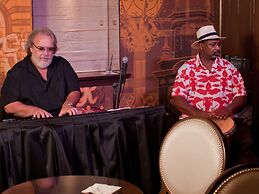 The Raphael Hotel, Autograph Collection