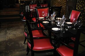 The Raphael Hotel, Autograph Collection