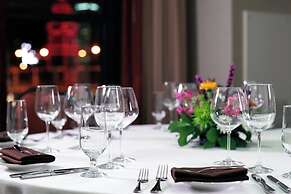 The Raphael Hotel, Autograph Collection