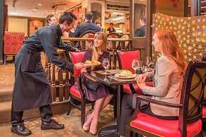 The Raphael Hotel, Autograph Collection