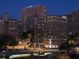 The Raphael Hotel, Autograph Collection