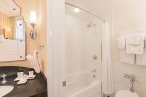 The Raphael Hotel, Autograph Collection