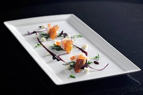 The Raphael Hotel, Autograph Collection