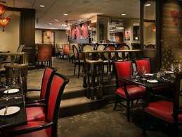 The Raphael Hotel, Autograph Collection