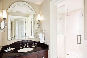 The Raphael Hotel, Autograph Collection