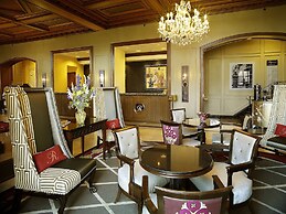 The Raphael Hotel, Autograph Collection