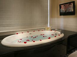 The Raphael Hotel, Autograph Collection