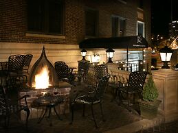 The Raphael Hotel, Autograph Collection