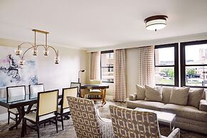 The Raphael Hotel, Autograph Collection