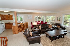 Topnotch Resort