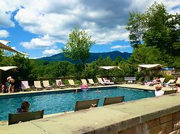 Topnotch Resort