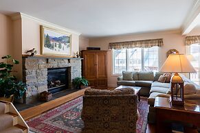 Topnotch Resort