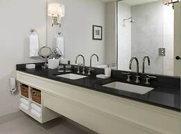Topnotch Resort