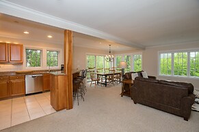 Topnotch Resort
