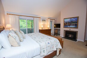 Topnotch Resort